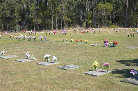Woolgoolga-Lawn-Cemetery.jpg
